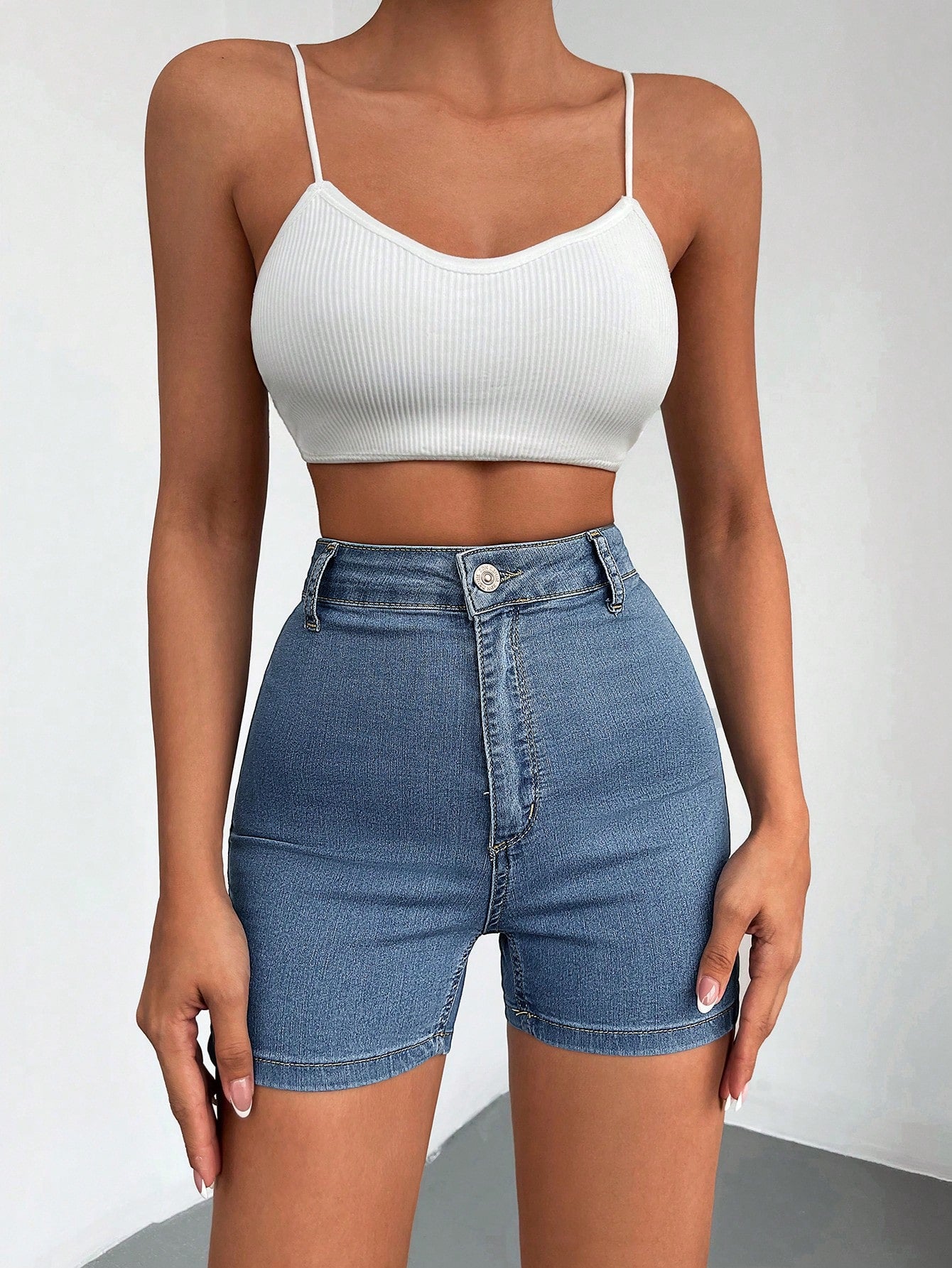 Blugi Dama, Scurti, Croiala Slim-Fit & Talie Inalta