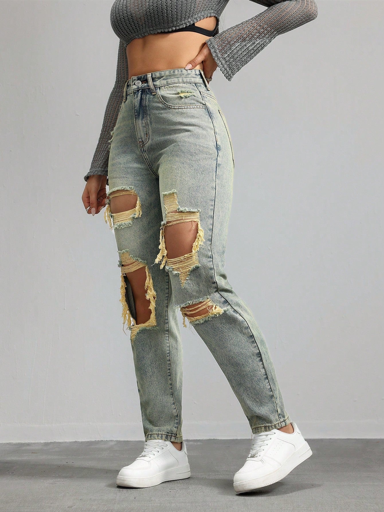 Blugi Dama, Croiala Mom Fit, Ripped & Distressed