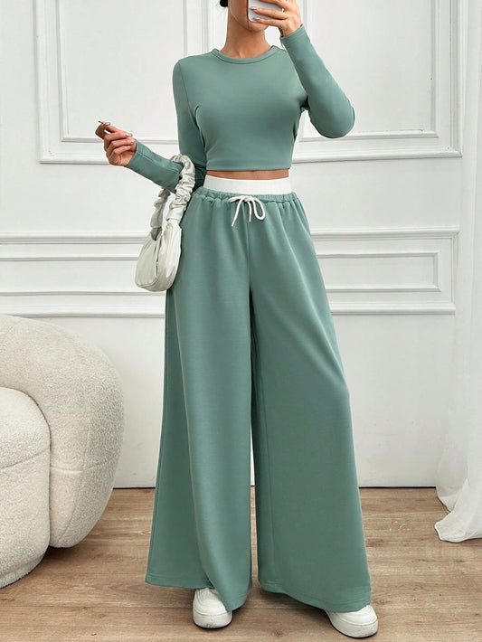 Compleu Dama, Bluza Cropped & Pantaloni Evazati Cu Talie Contrastanta