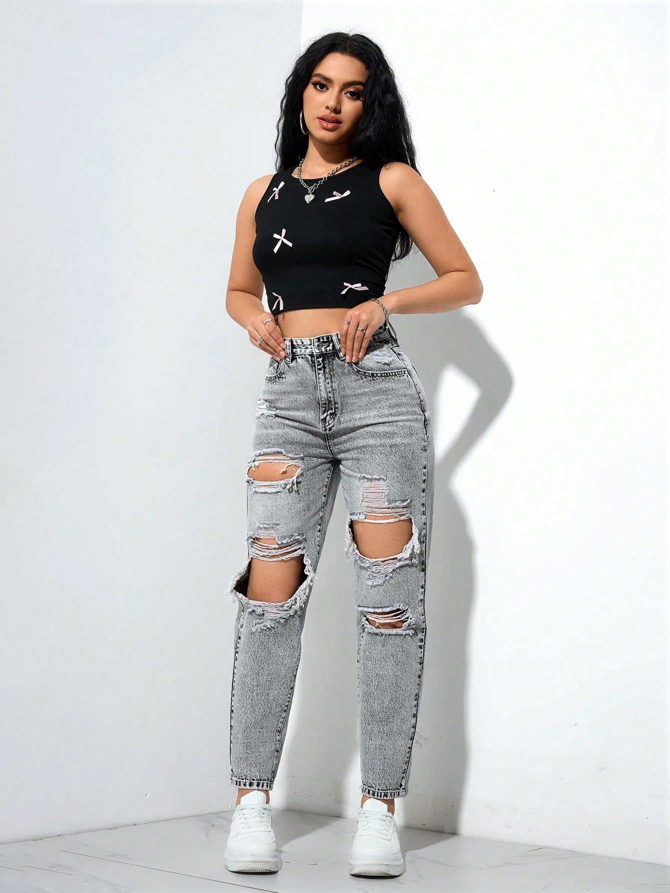 Blugi Dama, Croiala Mom Fit, Ripped & Distressed