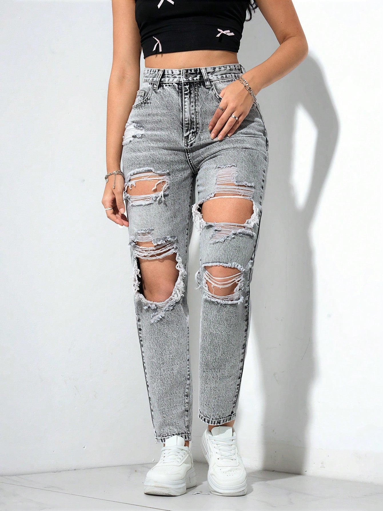 Blugi Dama, Croiala Mom Fit, Ripped & Distressed