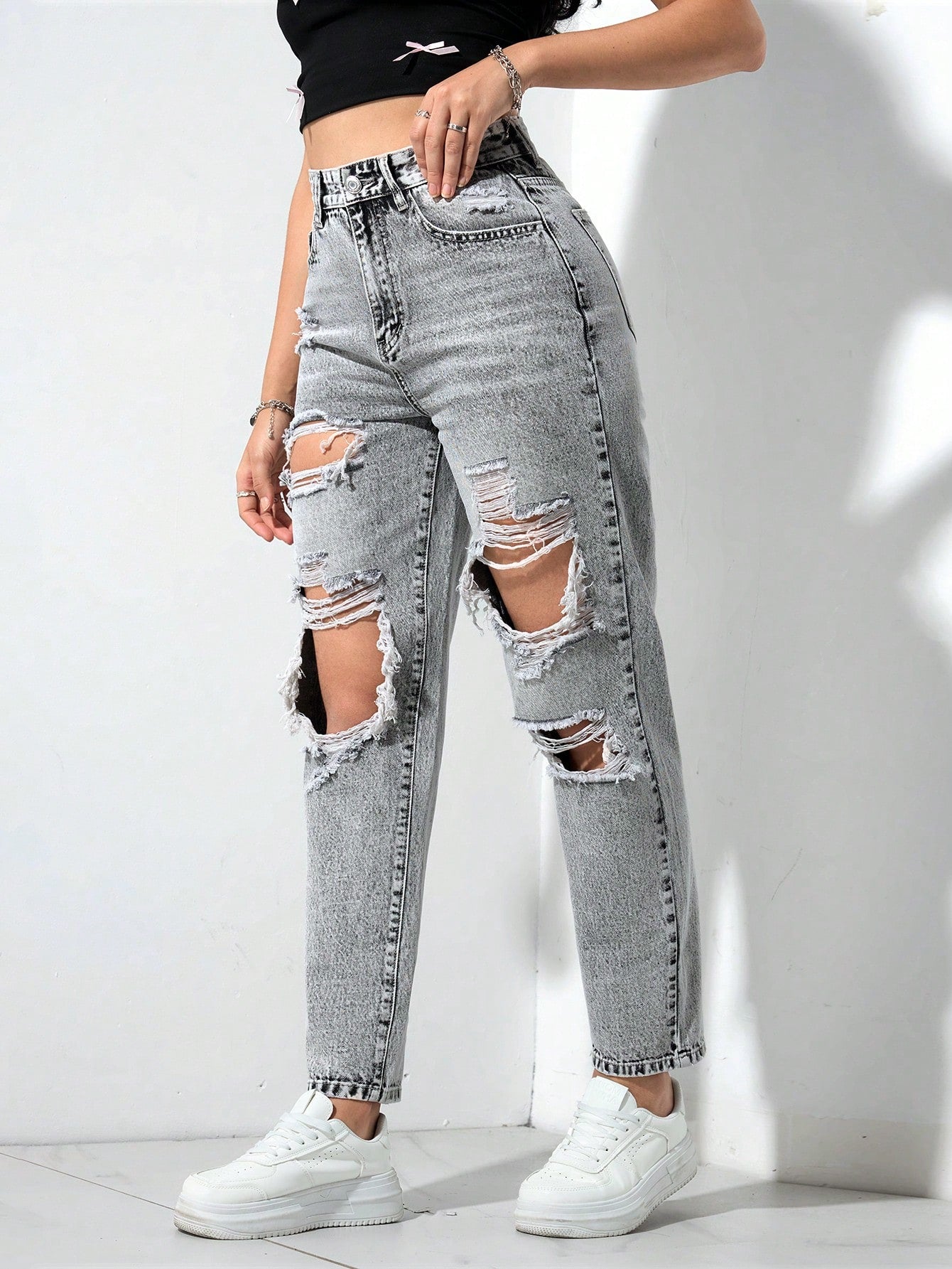 Blugi Dama, Croiala Mom Fit, Ripped & Distressed