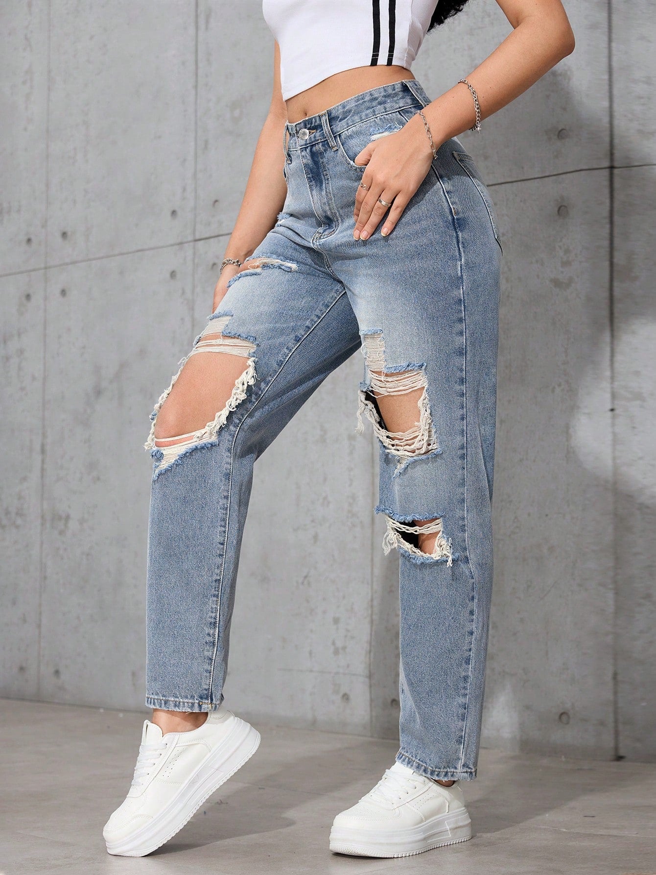 Blugi Dama, Croiala Mom Fit, Ripped & Distressed